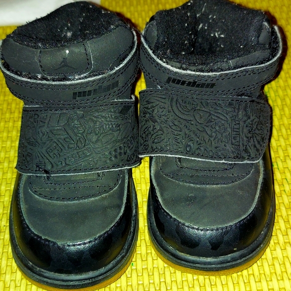 SIZE 6C baby Jordan's in great condition - Picture 1 of 13